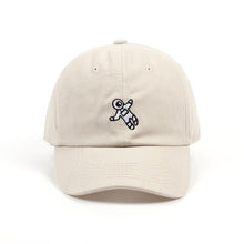 Load image into Gallery viewer, Astronaut emberoidery baseball cap